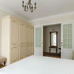 Next To The Parliament Butas Vilnius