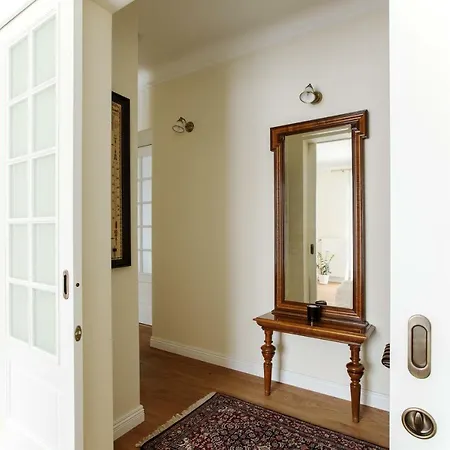 Next To The Parliament * Wilna