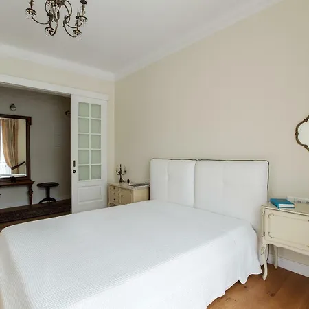 Next To The Parliament Apartment