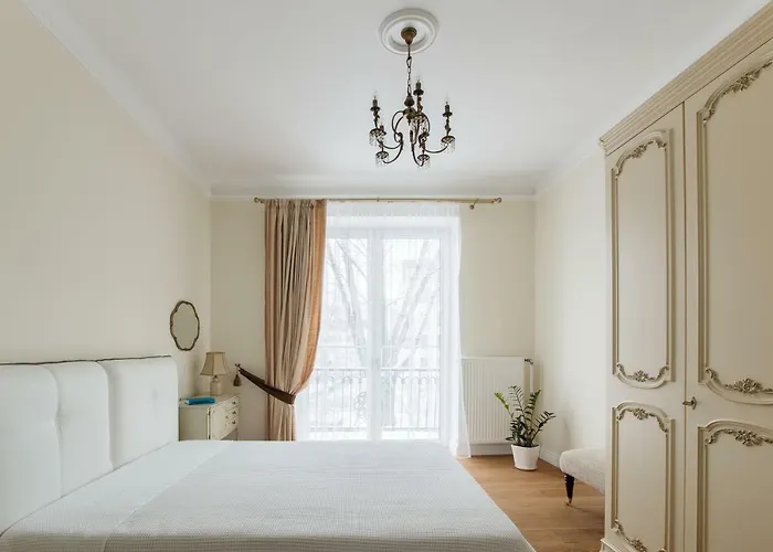 Next To The Parliament Βίλνιους