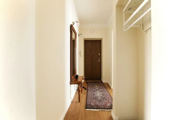 Next To The Parliament * ヴィリニュス